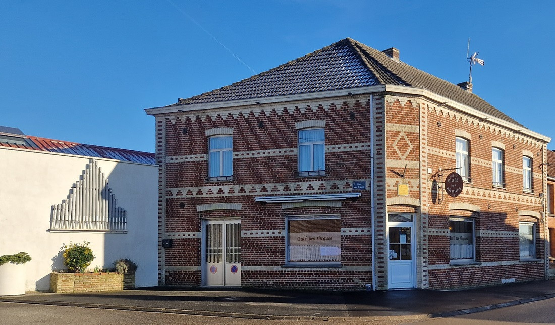 facade café des orgues - M Maillet Cafe des Orgues Herzeele.jpg