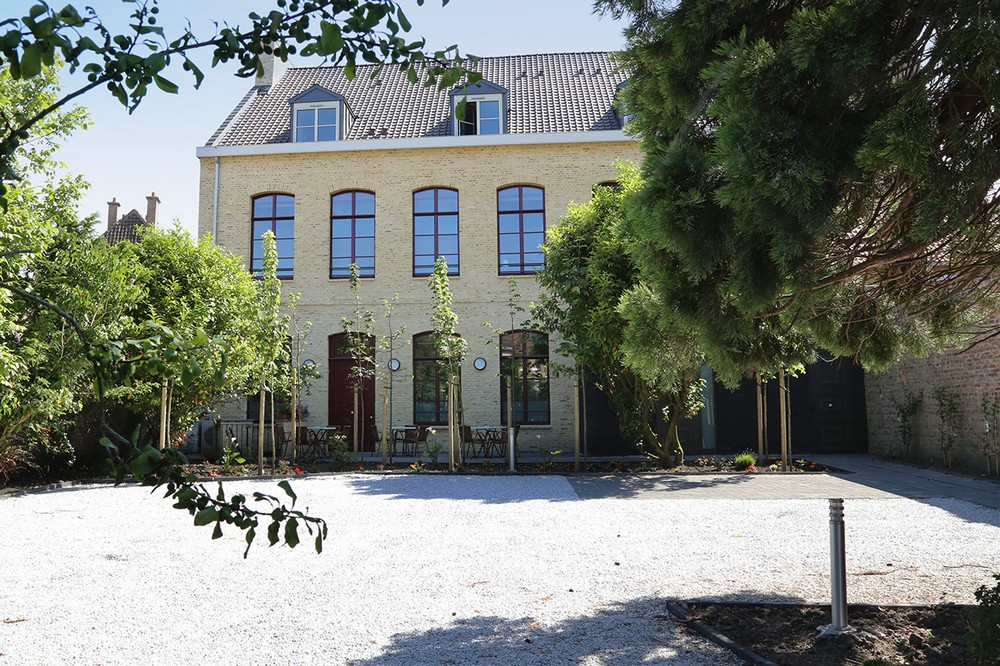 Hotel-Au-Tonnelier arrière cours (source Tourinsoft 2025).jpg