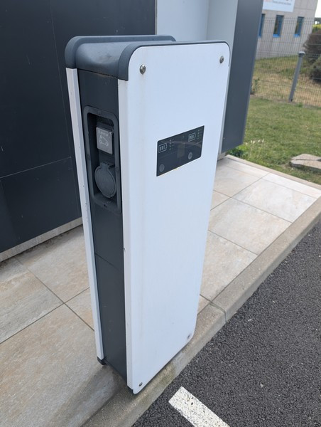 berg'hôtel borne recharge voiture 2025 (source TOURINSOFT).jpg