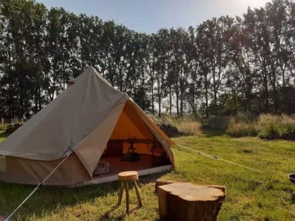 ile de bambecque tipis-.jpg