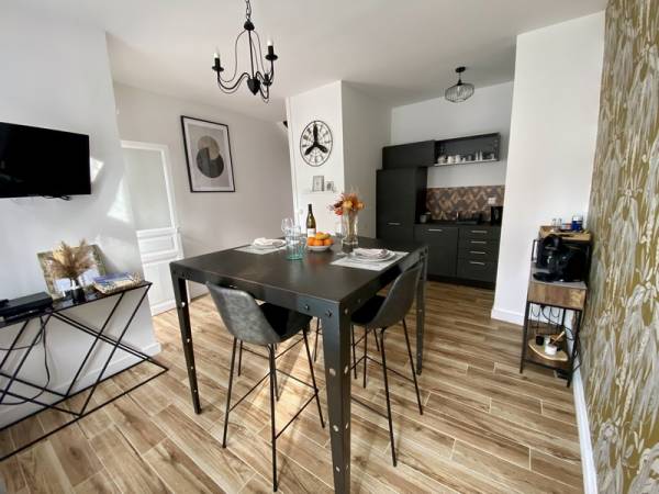 Tour carrée cuisine (source Tourinsoft 2025).jpeg
