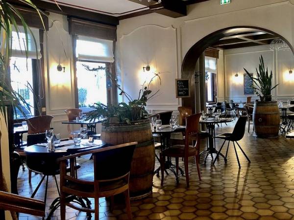 Tonnelier salle resto (source Tourinsoft 2025).jpg