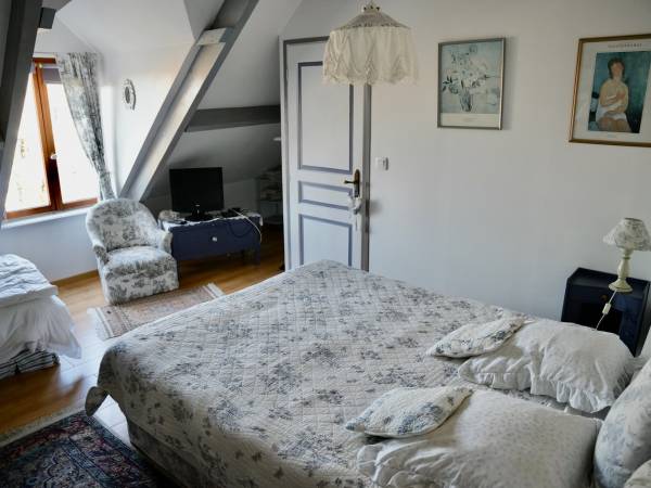 De vast burg chambre 1 (source tourinsof 2025).jpg