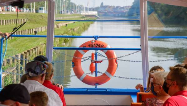 bateau croisière Bergues Coudekerque.jpg